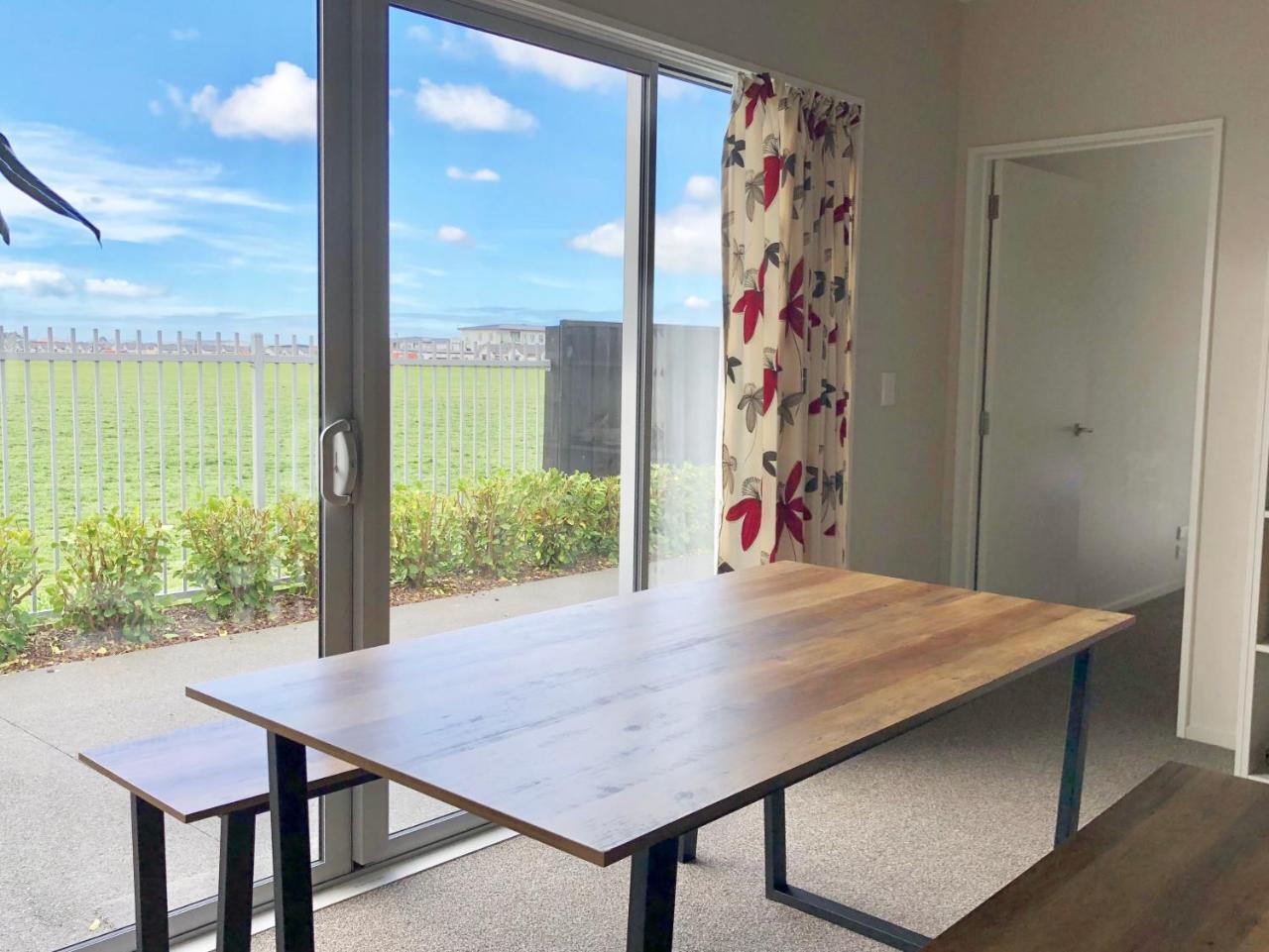 Lovely, Sunny, Home Sweet Home Christchurch Exteriör bild