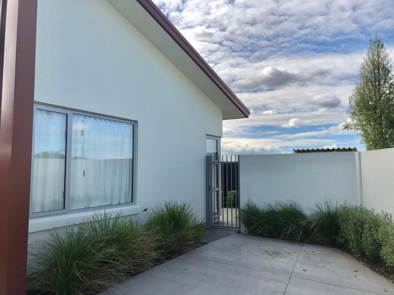 Lovely, Sunny, Home Sweet Home Christchurch Exteriör bild