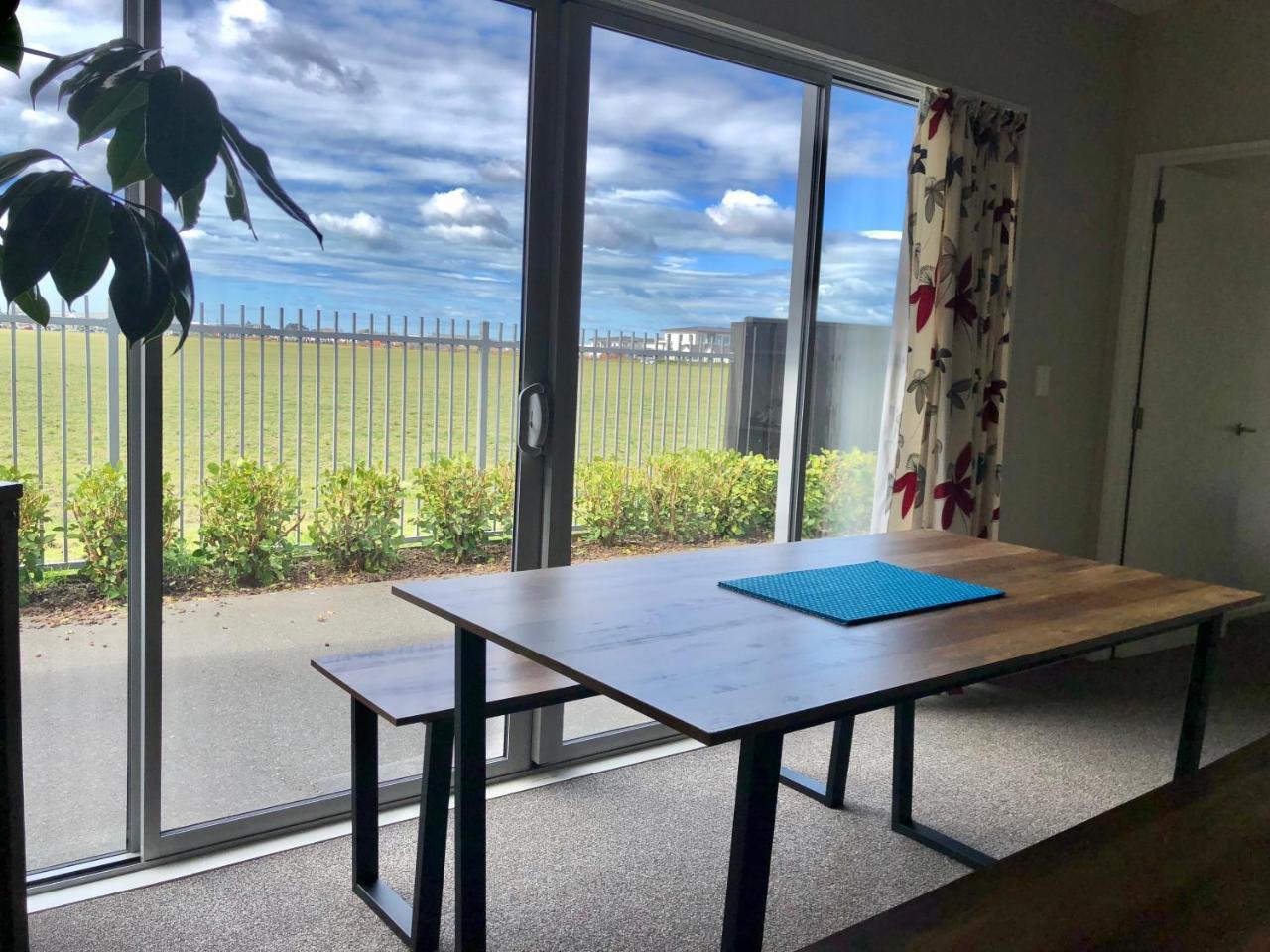 Lovely, Sunny, Home Sweet Home Christchurch Exteriör bild